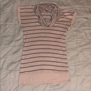 Short sleeve ruffle neck sweater t-shirt